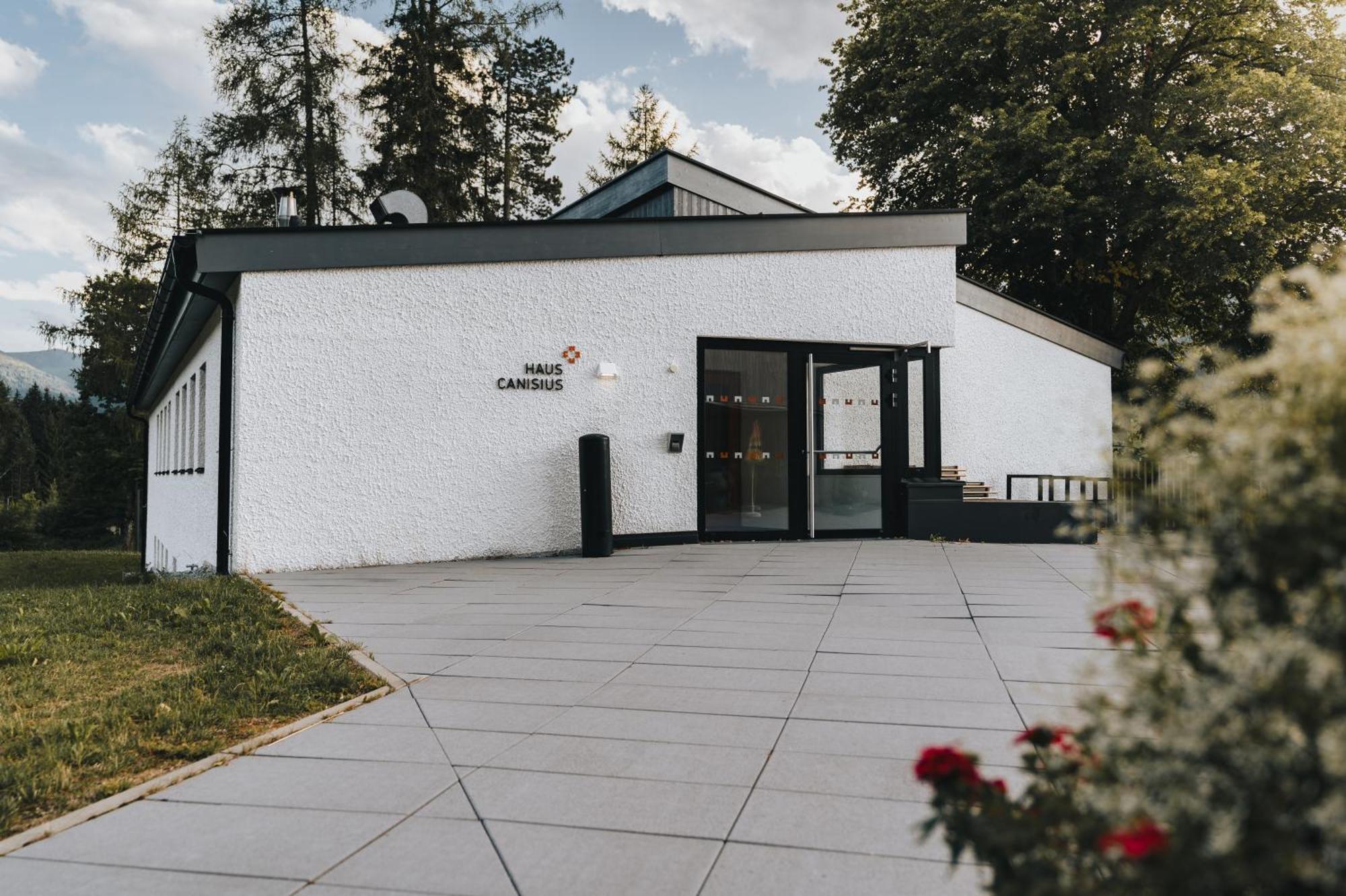 Hotel Bildungshaus St. Michael Matrei am Brenner Exterior foto